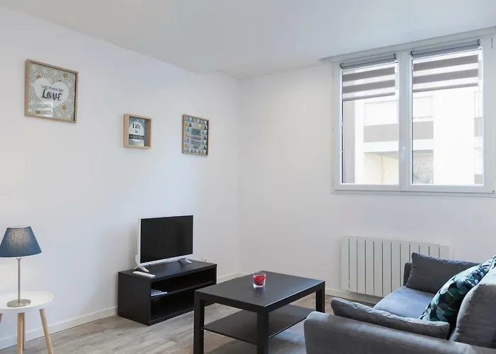 Daire Marechal Leclerc Laval (Mayenne)